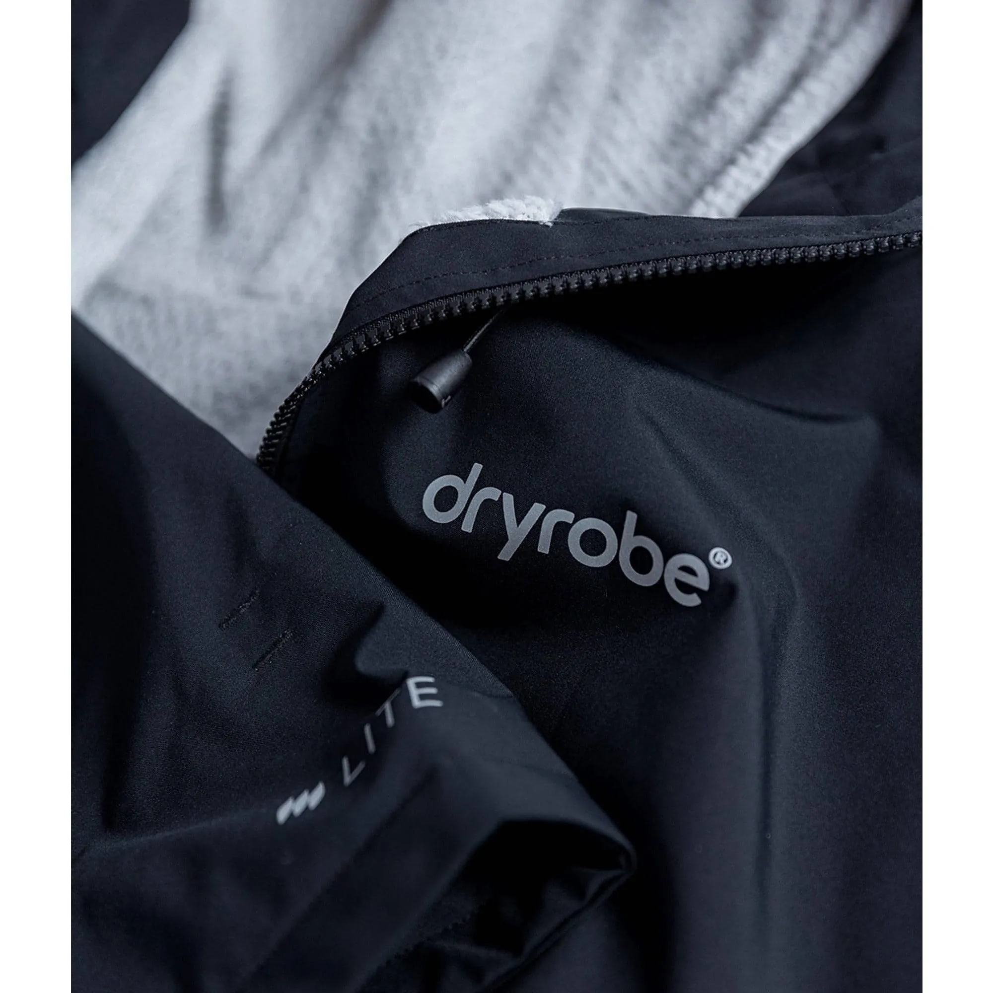 Dryrobe Lite Short Sleeve Changing Robe - Black